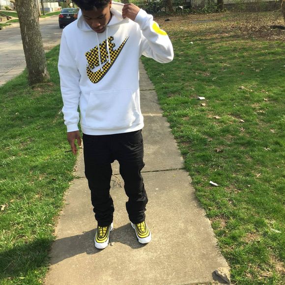 Meet your Posher, Kyle - Picture 1 of 1